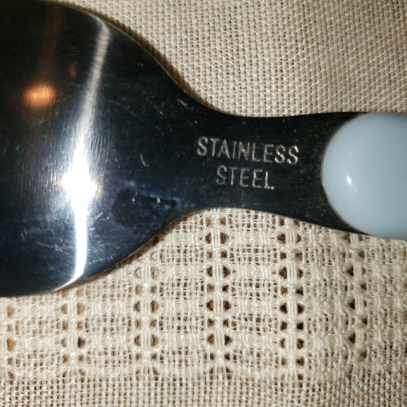 Original Elf on the Shelf 2022 Hot Cocoa Mug with Spoon - Picture 10 of 10